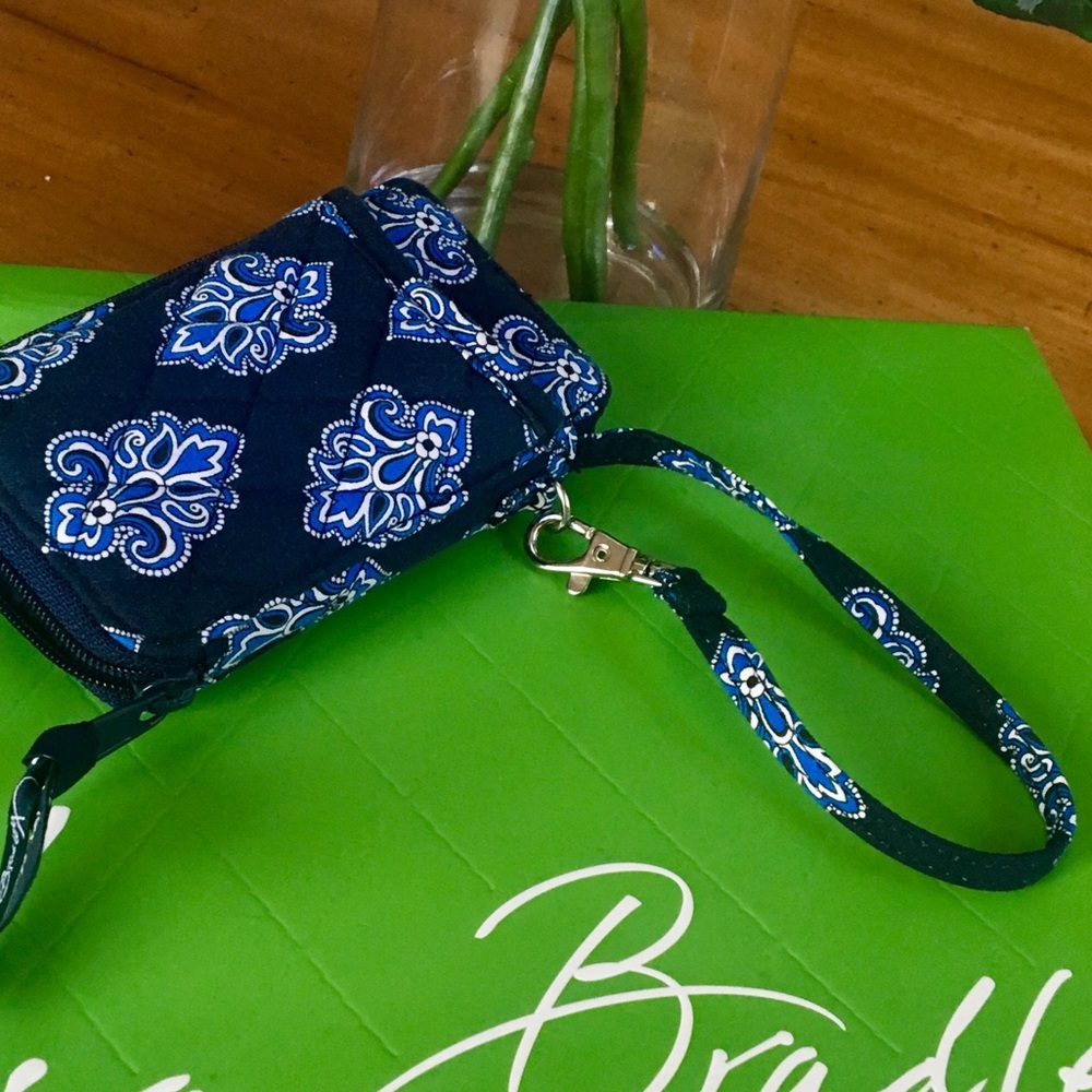 Vera Bradley zip around ID wallet